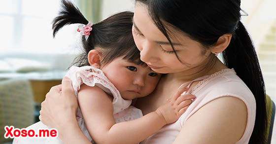 Mơ thấy mẹ bế con gái Mơ thấy mẹ bế con gái